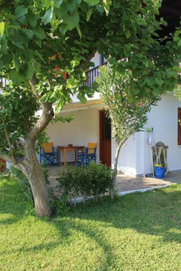 Lila Apartments Vourvourou Exterior photo